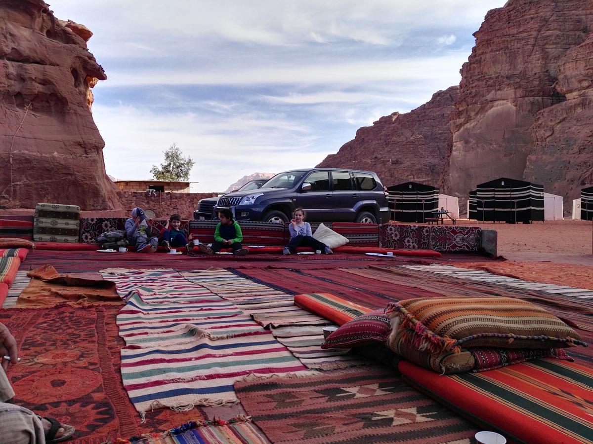 Rainbow Camp Hotel Wadi Rum Exterior photo